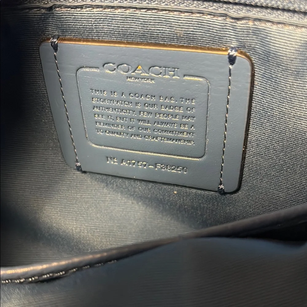 Coach Hobo Bag - Picture 6 of 8